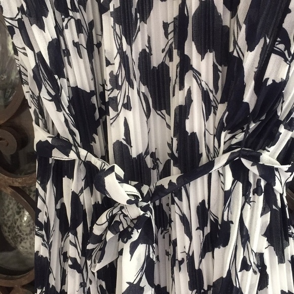 A New Day Navy/white pleated midi dress - Picture 4 of 8